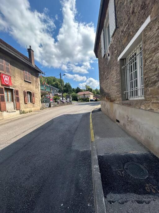 Au Bord De La Furieuse, Proche De La Grande Saline Et Des Thermes De Salins-Les-Bains Exterior photo